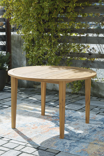 Round Dining Table w/UMB OPT