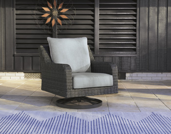 Swivel Lounge w/ Cushion